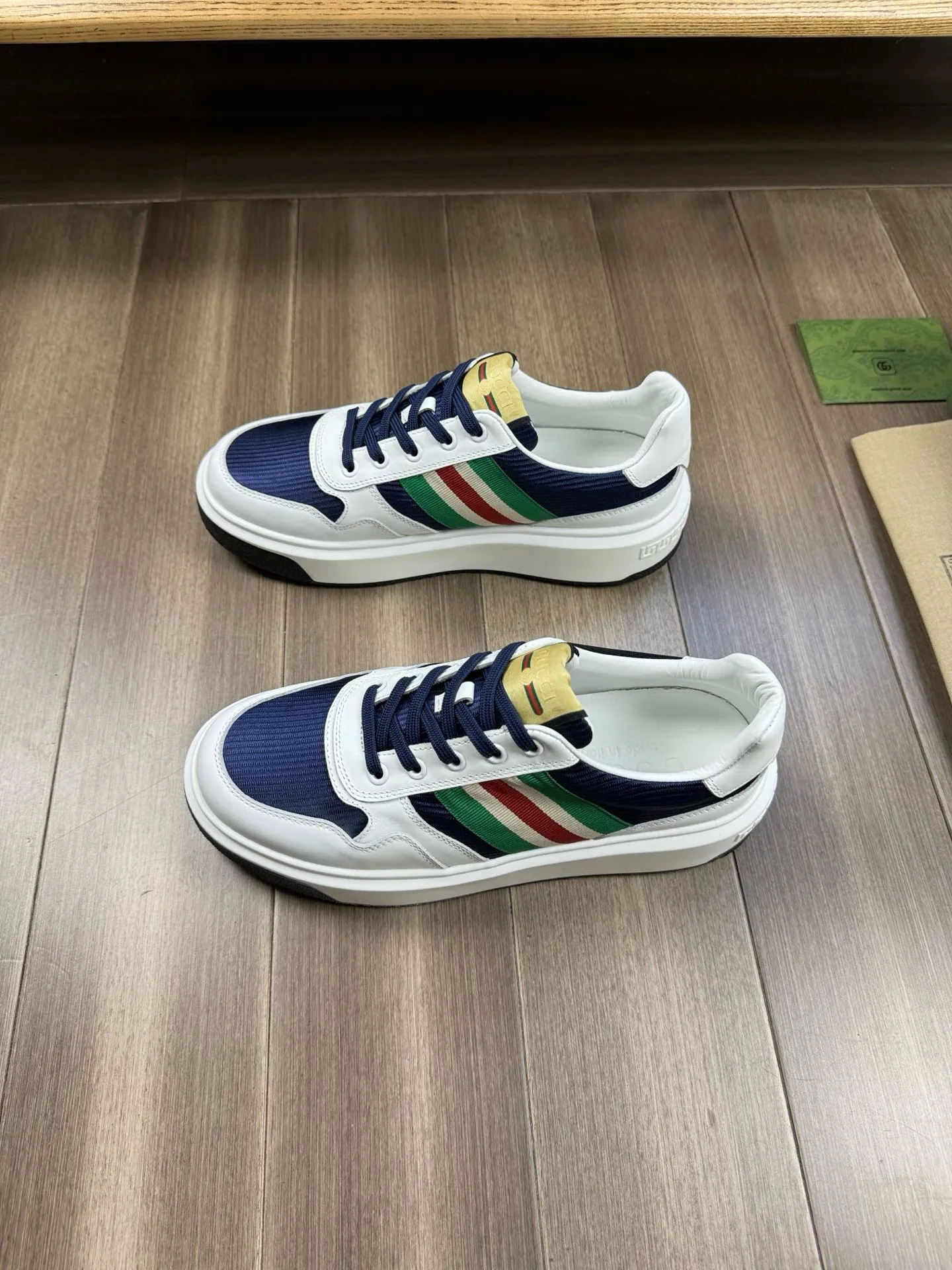 [Gucci] Gucci men's shoes 💰820💰 - High-end quality original order - Upper: 🔝Imported Nappa calfskin·Brand high mercerized cloth·Brand webbing -Inner: water-dyed cowhide, -Outsole: ultra-light T men's shoes💰U foam. Rubber; two-color molded outsole -Ultra-high quality control·Fine workmanship: highlighted (high-end·luxury·grade) -Size: 38-44 (45, can be customized)